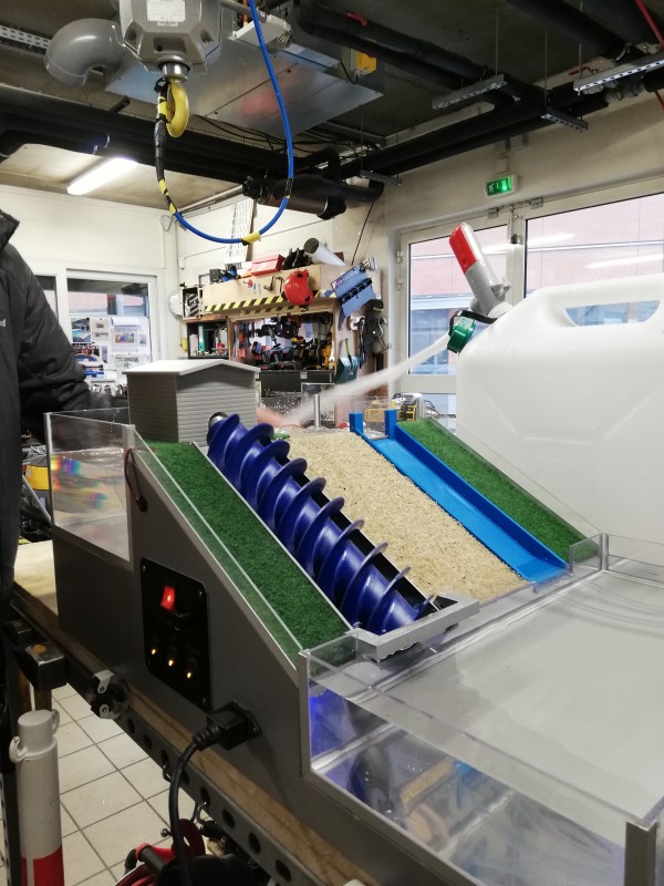 A New Scale Model for Trade Shows