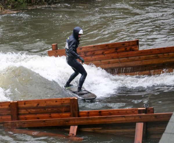 One week to transform Metz into a surf spot!