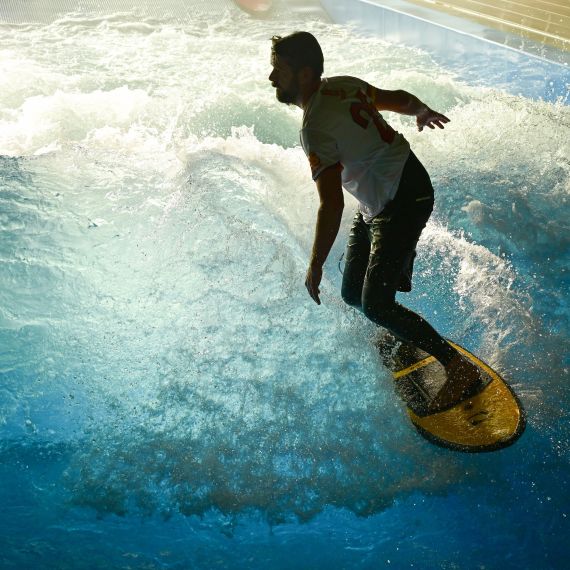 Les avantages de notre vague à surf FlowSurf™ :