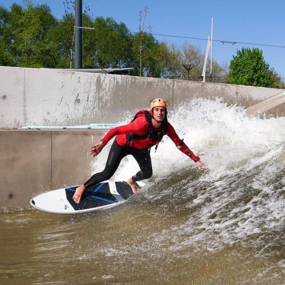 The advantages of our Flowsurf River surfing wave: