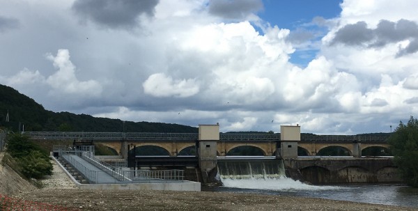 Une passe à poissons sur la Dordogne